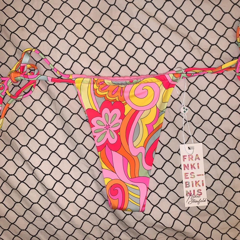 Frankie’s Bikinis x Hailee Steinfeld Tia bottoms